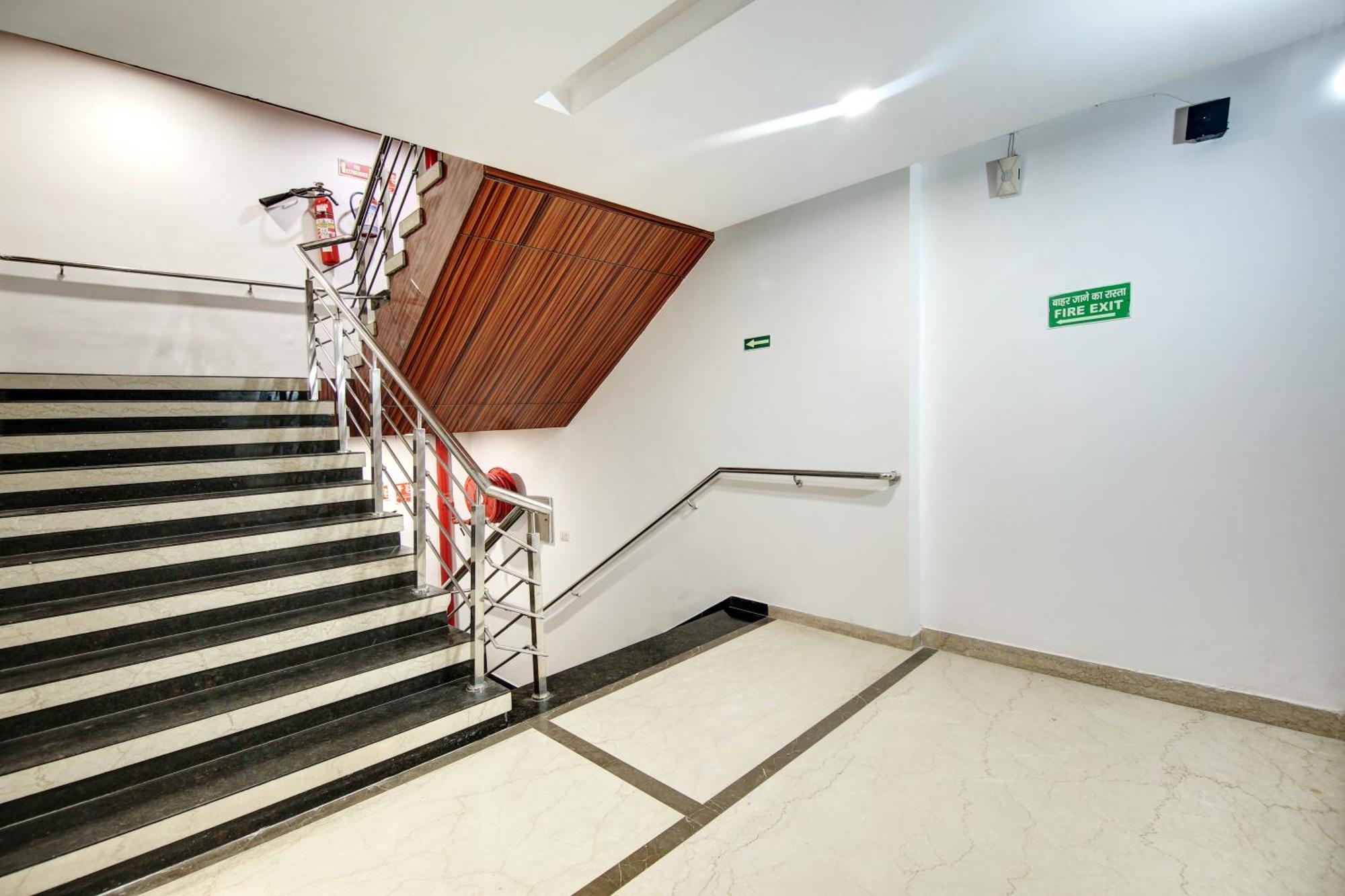 Hotel Neu Villa - Near Connaught Place & New Delhi Railway Station Ngoại thất bức ảnh